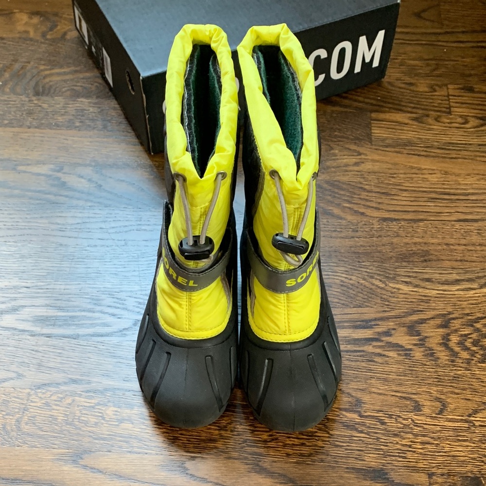 Sorel Youth Flurry Black and Yellow Snow Winter Boots - Size 1 Youth - Picture 3 of 7